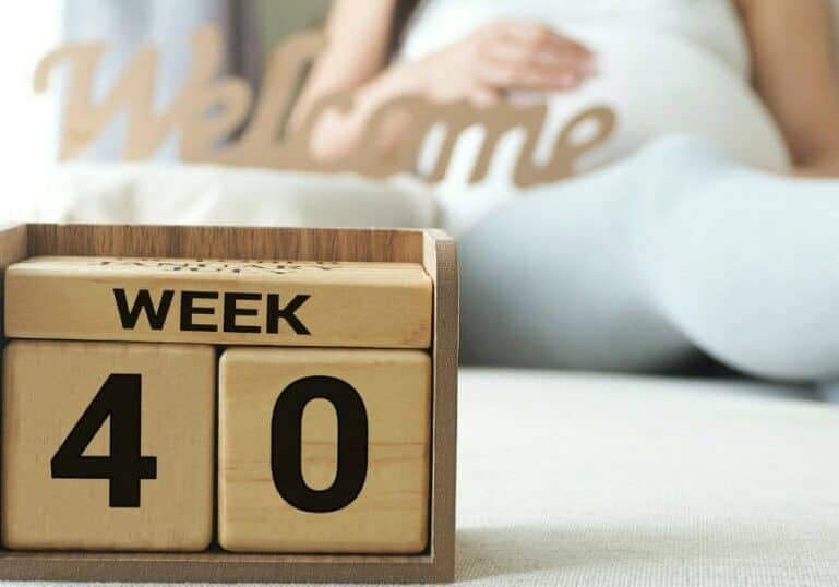 40 weeks pregnant sign, going past your due date